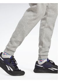 Reebok Spodnie dresowe Identity IA4345 Szary Regular Fit. Kolor: szary. Materiał: dresówka, bawełna #2
