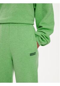 AMERICAN VINTAGE - American Vintage Spodnie dresowe Doven DOV05AE24 Zielony Regular Fit. Kolor: zielony. Materiał: bawełna