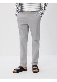 Reserved - Spodnie chino slim - jasnoszary. Kolor: szary. Materiał: bawełna #1