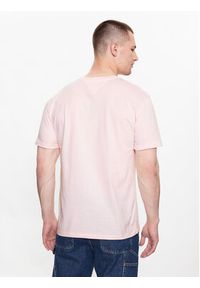 Tommy Jeans T-Shirt DM0DM16825 Różowy Regular Fit. Kolor: różowy. Materiał: bawełna #2