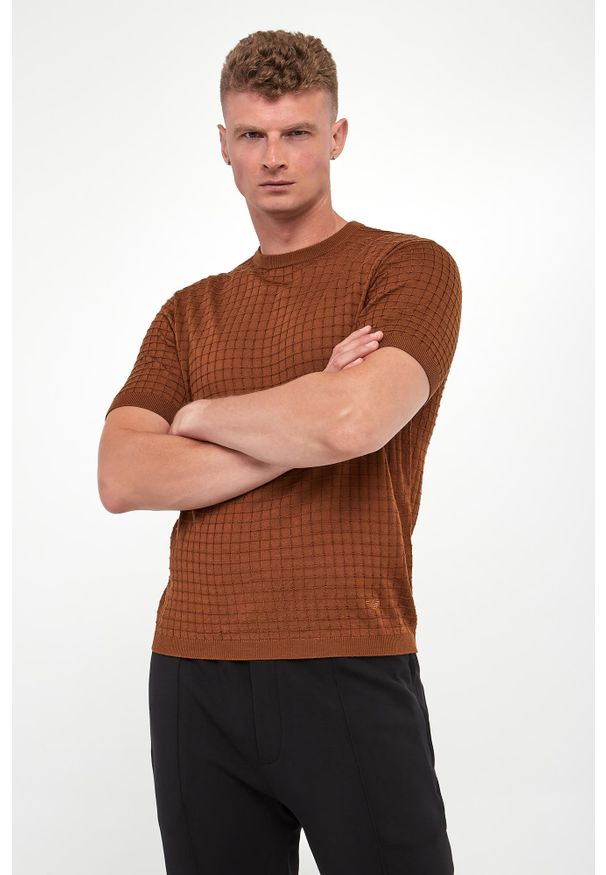 Emporio Armani - Sweter męski z wełną EMPORIO ARMANI. Materiał: wełna