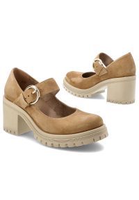 Półbuty damskie Armodo, cholewka ze skóry naturalnej zamszowej pasek z regulacją na metalową klamrę zabudowany przód na wysokim obcasie, brązowe, 201. Zapięcie: klamry. Kolor: brązowy. Materiał: skóra, zamsz. Szerokość cholewki: normalna. Obcas: na obcasie. Wysokość obcasa: wysoki #7