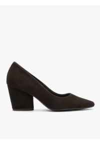 Ryłko - Czekoladowe czółenka na słupku. Okazja: do pracy. Kolor: brązowy. Materiał: skóra, welur. Wzór: aplikacja. Obcas: na słupku. Styl: street, klasyczny, elegancki. Wysokość obcasa: średni #1