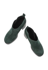 Zielone Botki Armodo Modne Buty Na Obcasie. Okazja: na co dzień. Kolor: zielony. Materiał: zamsz. Obcas: na obcasie. Styl: casual, elegancki, wizytowy. Wysokość obcasa: średni #7