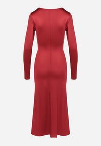 Born2be - Bordowa Sukienka Koktajlowa Ozdobiona Wiązaniem i Wycięciem Vamizola. Okazja: na co dzień. Kolor: czerwony. Wzór: aplikacja. Typ sukienki: proste. Styl: wizytowy #6