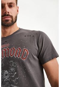 John Richmond - T-shirt Ebrumi JOHN RICHMOND. Materiał: bawełna. Wzór: kolorowy, nadruk. Styl: elegancki