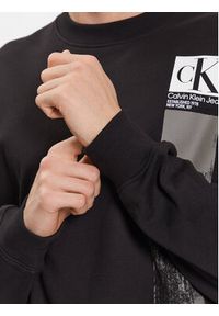 Calvin Klein Jeans Bluza J30J323416 Czarny Regular Fit. Kolor: czarny. Materiał: bawełna