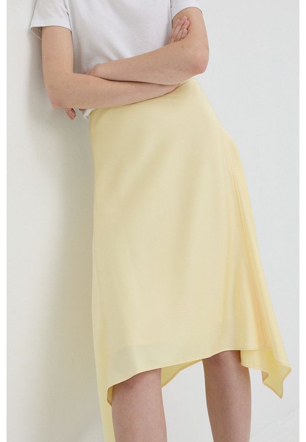 BOSS - Boss Spódnica kolor żółty midi rozkloszowana. Kolor: żółty. Materiał: tkanina. Wzór: gładki