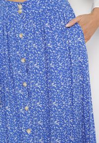 Born2be - Niebieska Wiskozowa Spódnica Maxi w Kwiatowy Print Rozkloszowana Verdandi. Kolor: niebieski. Materiał: wiskoza. Wzór: kwiaty, nadruk #7