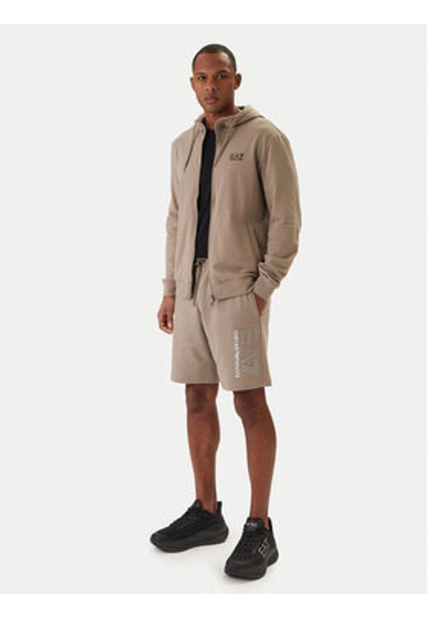 EA7 Emporio Armani Szorty sportowe 7M001315 AF13512 Beżowy Regular Fit. Kolor: beżowy. Materiał: bawełna. Styl: sportowy