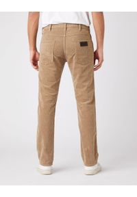 Wrangler - MĘSKIE SPODNIE MATERIAŁOWE WRANGLER GREENSBORO FLAX W15QA2C04. Materiał: materiał #4