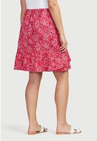 Cellbes - Wzorzysta i krótka spódnica z falbanką. Kolor: różowy. Materiał: jersey, włókno, wiskoza. Długość: krótkie. Wzór: kwiaty #3