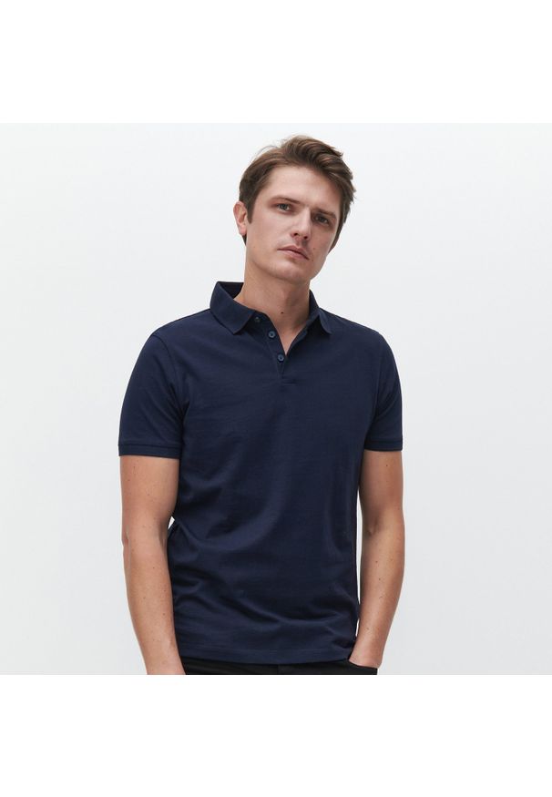 Reserved - Bawełniana koszulka polo - Granatowy. Typ kołnierza: polo. Kolor: niebieski. Materiał: bawełna, dzianina