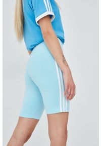 Adidas - adidas szorty HK9669 damskie z aplikacją medium waist. Kolor: niebieski. Materiał: bawełna. Wzór: aplikacja