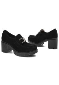 Czarne Półbuty Lemar Damskie Eleganckie Buty. Zapięcie: klamry. Kolor: czarny. Materiał: zamsz. Obcas: na obcasie. Styl: elegancki. Wysokość obcasa: średni #3