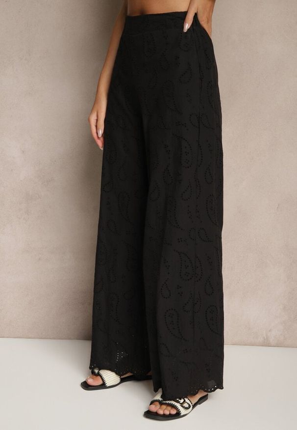 Renee - Czarne Bawełniane Haftowane Spodnie High Waist o Szerokim Kroju Milirelia. Okazja: na co dzień. Stan: podwyższony. Kolor: czarny. Materiał: bawełna. Wzór: haft. Styl: casual