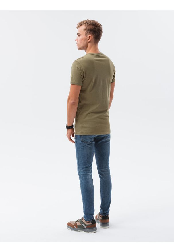 Ombre Clothing - T-shirt męski z nadrukiem S1434 V-25B - oliwkowy - XXL. Kolor: oliwkowy. Materiał: bawełna. Wzór: nadruk. Styl: klasyczny