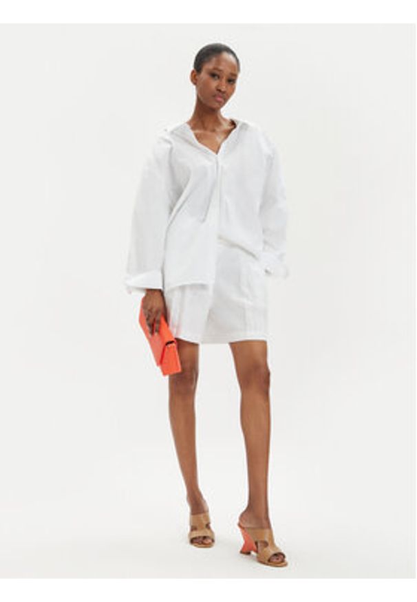 Sisley Szorty materiałowe 4AGHL9013 Biały Regular Fit. Kolor: biały. Materiał: len