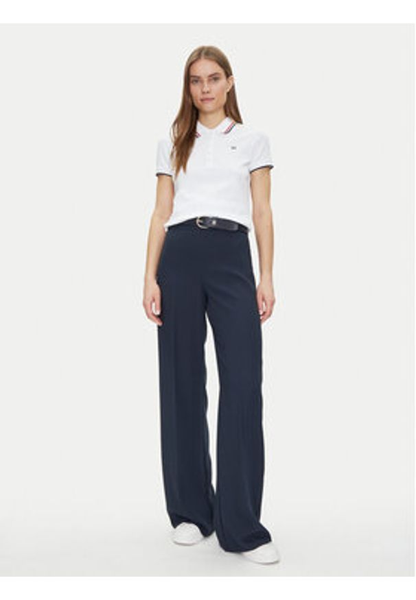 TOMMY HILFIGER - Tommy Hilfiger Polo Feminine Sporty Slim Polo Ss WW0WW44517 Biały Regular Fit. Typ kołnierza: polo. Kolor: biały. Materiał: bawełna. Styl: sportowy