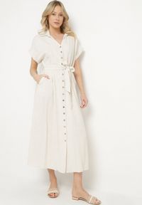 Born2be - Jasnobeżowa Sukienka z Bawełny o Koszulowym Kroju z Wiązanym Paskiem Elanitiela. Okazja: na co dzień. Kolor: beżowy. Materiał: bawełna. Długość rękawa: krótki rękaw. Typ sukienki: koszulowe. Styl: casual, elegancki #4