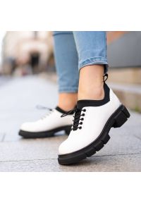 Białe Półbuty Artiker Wygodne Skórzane Buty Damskie. Okazja: na co dzień. Kolor: biały. Materiał: skóra. Styl: casual #4