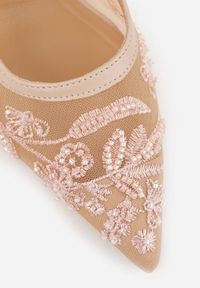 Renee - Beżowe Czółenka Slingback z Siateczki VICES na Kaczuszce z Haftem i Koralikami Vilin. Okazja: na wesele, na imprezę, na ślub cywilny. Zapięcie: pasek. Kolor: beżowy. Wzór: haft. Obcas: na szpilce. Styl: klasyczny, elegancki #3