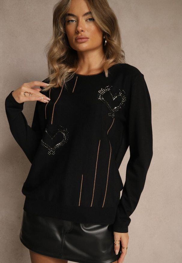 Renee - Czarny Sweter z Cyrkoniowymi Sercami Unorevia. Kolor: czarny. Materiał: jeans