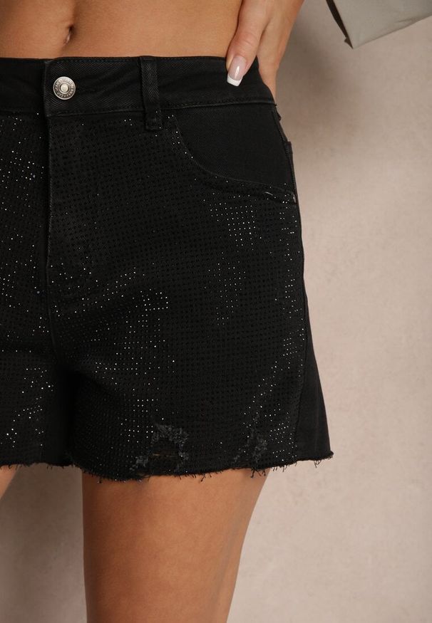 Renee - Czarne Szorty Jeansowe High Waist i Klasycznym Kroju Nusadriel. Okazja: na spacer. Stan: podwyższony. Kolor: czarny. Materiał: jeans. Wzór: aplikacja. Styl: klasyczny