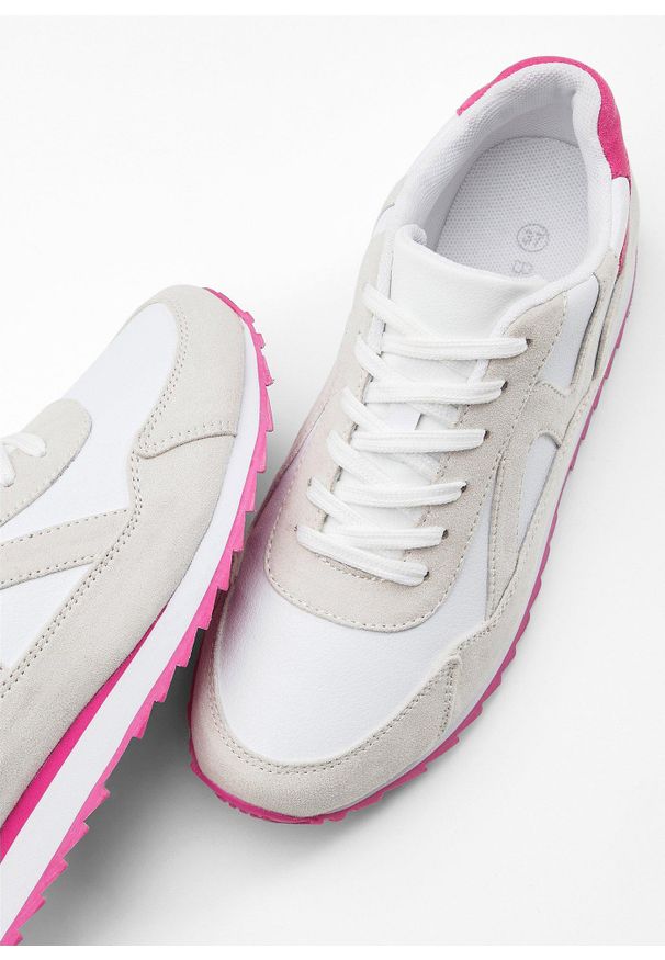 bonprix - Sneakersy z profilowaną podeszwą. Kolor: biały. Materiał: materiał