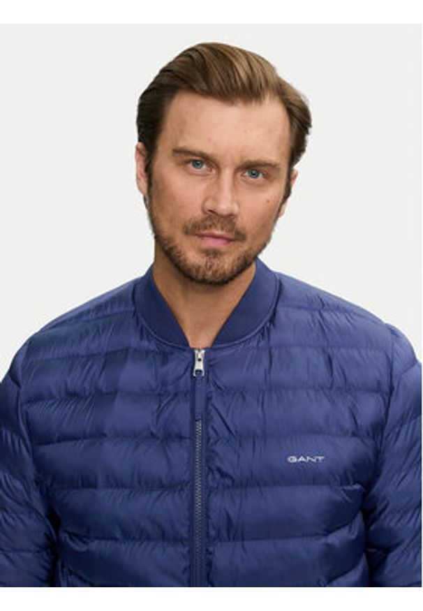 GANT - Gant Kurtka przejściowa 7006300 Granatowy Regular Fit. Kolor: niebieski. Materiał: syntetyk