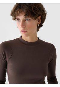 4f - 4F Longsleeve slim z prążkowanej dzianiny z modalem damski - brązowy XL. Okazja: na co dzień. Typ kołnierza: kołnierzyk stójkowy. Kolor: brązowy. Materiał: dzianina, prążkowany. Długość rękawa: długi rękaw. Długość: długie. Wzór: prążki. Styl: sportowy, casual