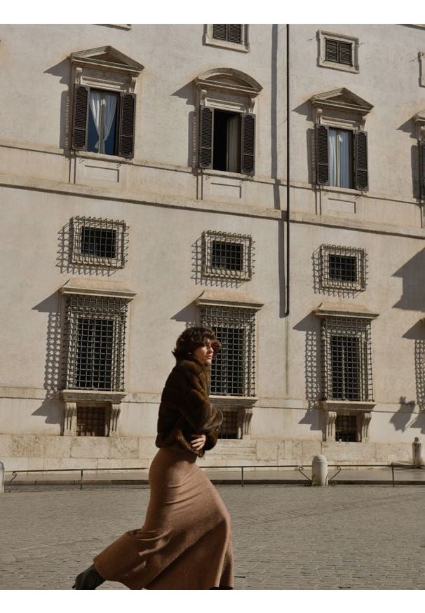 Reserved - Dzianinowa spódnica maxi - brązowy. Kolor: brązowy. Materiał: dzianina