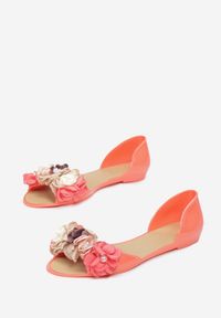 Born2be - Różowe Balerinki Lamedella. Nosek buta: otwarty. Zapięcie: bez zapięcia. Kolor: różowy. Materiał: guma. Wzór: aplikacja, kwiaty. Obcas: na płaskiej podeszwie #2