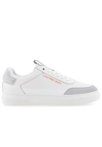 Buty Calvin Klein Casual Cupsole YM0YM00670-0LG - białe. Okazja: na co dzień. Zapięcie: sznurówki. Kolor: biały. Materiał: guma, syntetyk, skóra, materiał. Szerokość cholewki: normalna