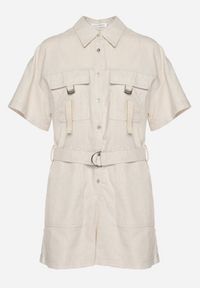 Born2be - Jasnobeżowy Kombinezon z Lnem i Wiskozą z Koszulową Górą i Materiałowym Paskiem z Klamrą Lolefia. Okazja: na co dzień. Kolor: beżowy. Materiał: materiał, len, wiskoza. Długość rękawa: krótki rękaw. Długość: krótkie. Styl: wizytowy, casual, elegancki #3