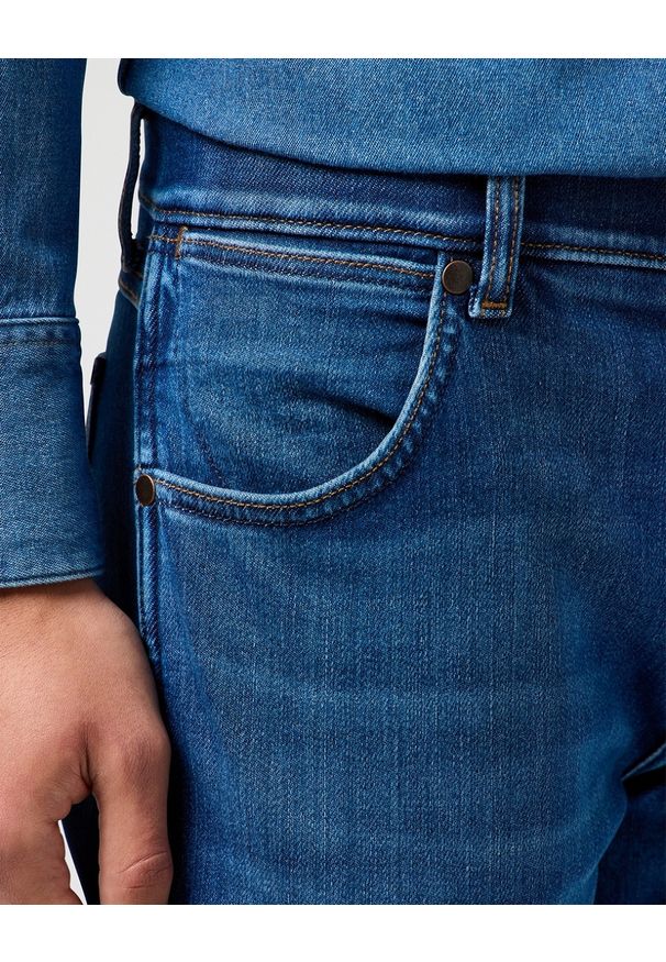 Wrangler - MESKIE SPODNIE WRANGLER GREENSBORO DANDELION SUMMER 112364419