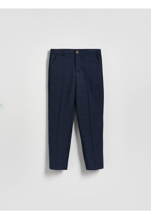 Reserved - Eleganckie spodnie w kratę - granatowy. Kolor: niebieski. Materiał: dzianina, wiskoza. Styl: elegancki