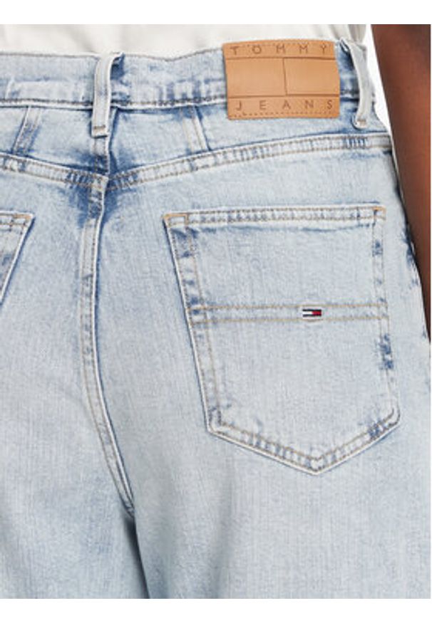 Tommy Jeans Jeansy DW0DW20656 Niebieski Mom Fit. Kolor: niebieski