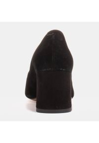 Marco Shoes Eleganckie czarne czółenka 1434P damskie z zamszu. Kolor: czarny. Materiał: zamsz. Styl: elegancki #10