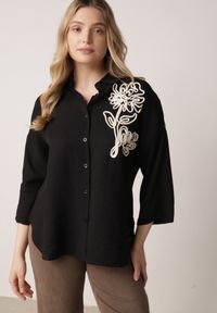 Born2be - Czarna Wiszkowa Koszula Nietoperzowa z Regulowanymi Rękawami i Haftem Maryrenna. Okazja: na co dzień. Kolor: czarny. Materiał: jeans, len. Wzór: haft. Styl: casual, klasyczny, elegancki #2