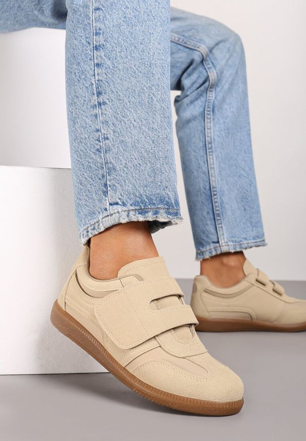 Born2be - Ciemnobeżowe Sneakersy Zapinane na Rzepy Viorel. Zapięcie: rzepy. Kolor: beżowy. Materiał: jeans
