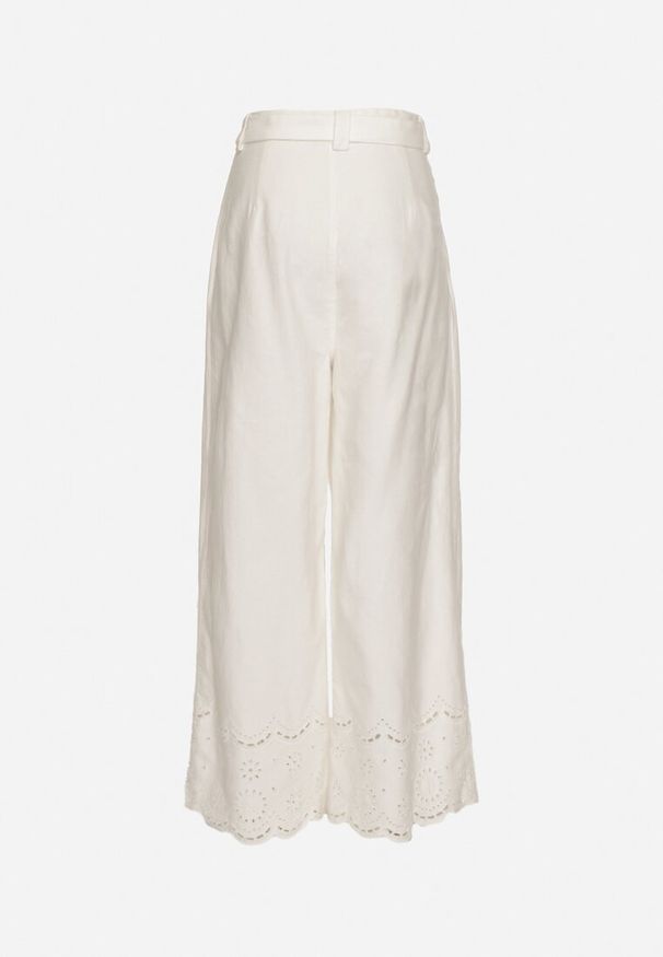 Born2be - Białe Spodnie Szerokie z Bawełny Ozdobione Haftem z Paskiem Ulsemi. Okazja: na co dzień. Stan: podwyższony. Kolor: biały. Materiał: bawełna. Wzór: aplikacja, haft. Styl: klasyczny, casual