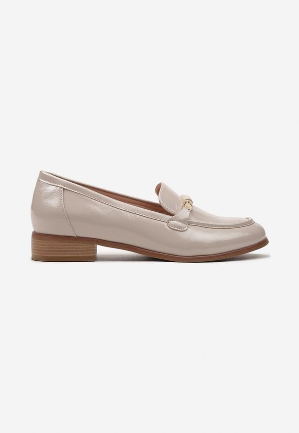Renee - Beżowe Lakierowane Mokasyny w Stylu Loafersów z Klamrą i Wkładką ze Skóry Naturalnej Seith. Nosek buta: otwarty. Zapięcie: klamry. Kolor: beżowy. Materiał: lakier, skóra. Obcas: na obcasie. Wysokość obcasa: niski