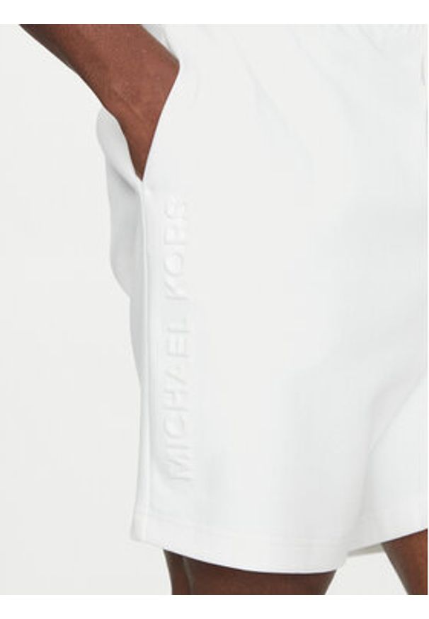 Michael Kors Szorty sportowe CR552G15MF Biały Regular Fit. Kolor: biały. Materiał: bawełna. Styl: sportowy