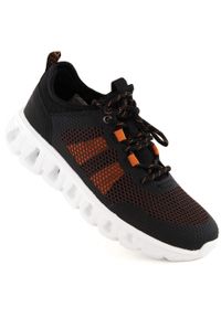 Buty sportowe męskie wsuwane czarne McKeylor 19830. Okazja: na co dzień. Zapięcie: bez zapięcia. Kolor: czarny. Materiał: materiał. Sport: turystyka piesza #1