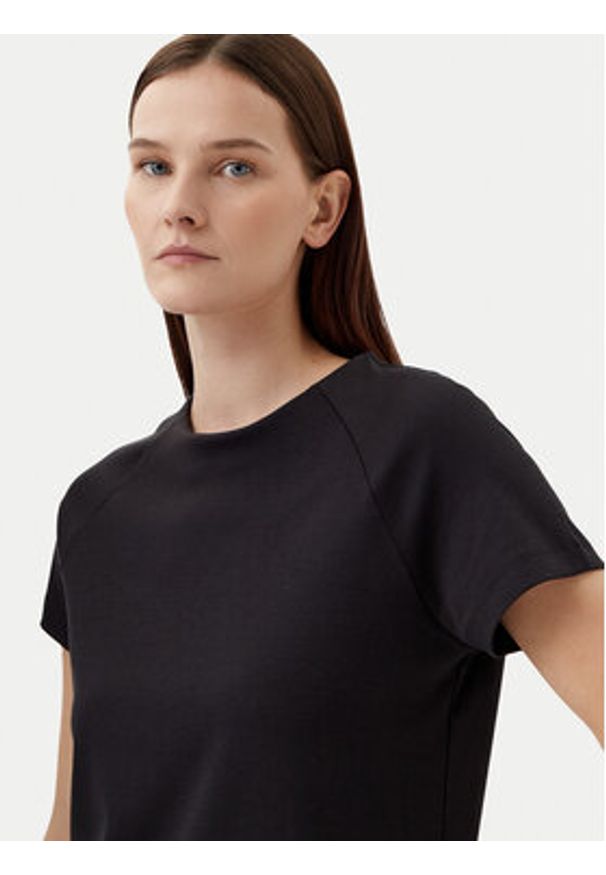 Calvin Klein T-Shirt K20K208399 Czarny Regular Fit. Kolor: czarny. Materiał: bawełna