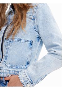 Desigual Kurtka jeansowa Feriha 23SWED27 Niebieski Regular Fit. Kolor: niebieski. Materiał: bawełna