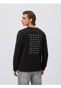 Reserved - Longsleeve z haftem - czarny. Kolor: czarny. Materiał: dzianina, bawełna. Długość rękawa: długi rękaw. Wzór: haft #1