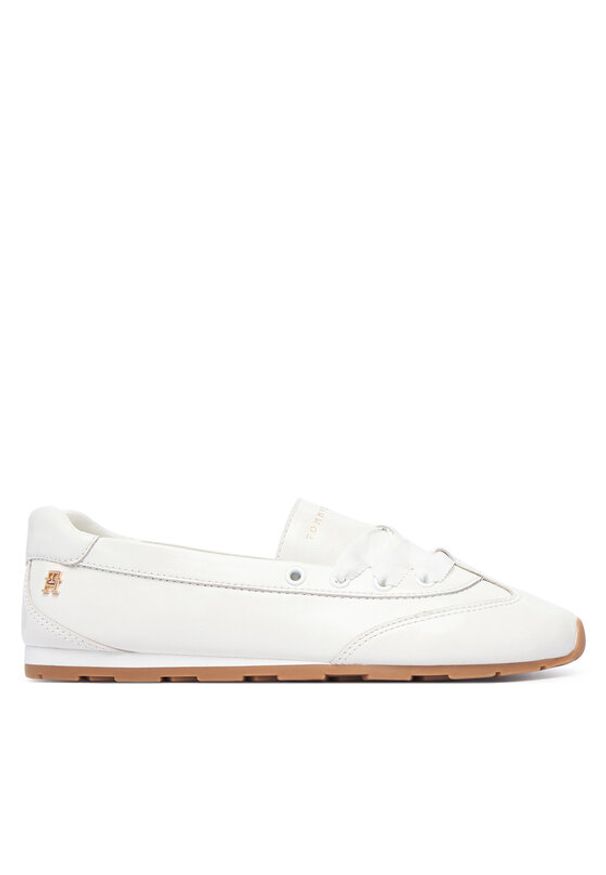 TOMMY HILFIGER - Tommy Hilfiger Baleriny Bella Ballet Sneaker FW0FW09449 Biały. Kolor: biały. Materiał: skóra