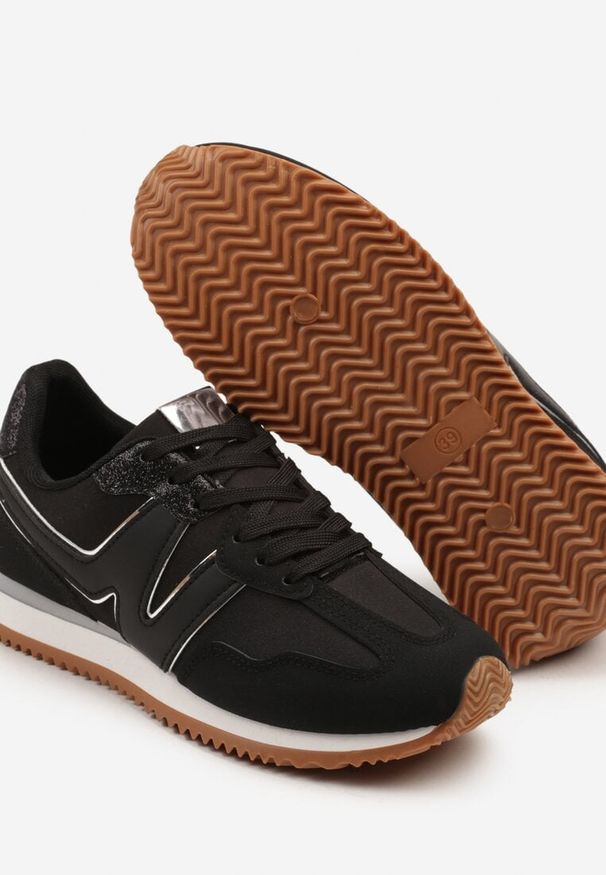 Born2be - Czarne Sneakersy z Metaliczną Lamówką i Geometrycznym Wzorem Tosvella. Okazja: na co dzień. Zapięcie: sznurówki. Kolor: czarny. Materiał: jeans. Wzór: geometria